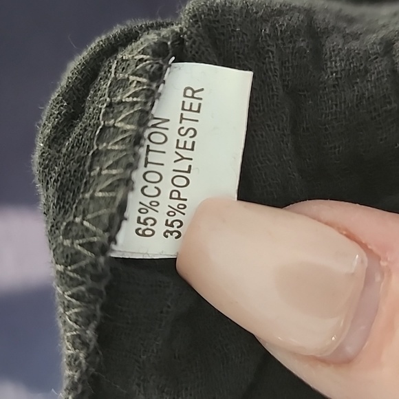 Black ladies summer shorts size small - Picture 2 of 3